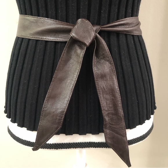 Vintage Sz S Genuine Leather Chocolate Brown Belt - Picture 5 of 12